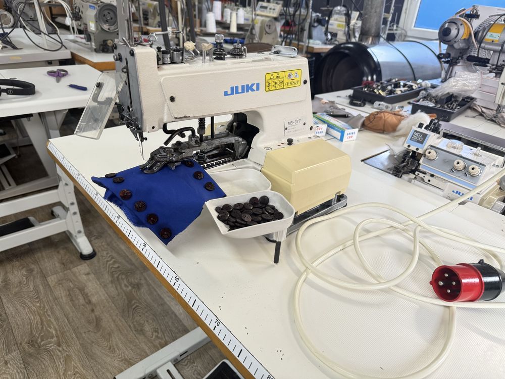 Guzikarka Juki MB-377 BDB obcinanie nici 380V
