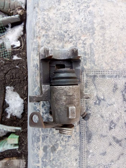 Супорт задній гольф 4