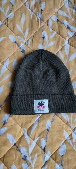 шапки Rab Essential Beanie