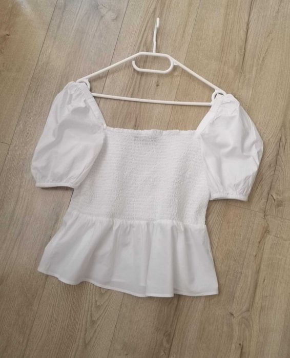 hiszpanka bluzka crop top peplum old money baskinka french connection