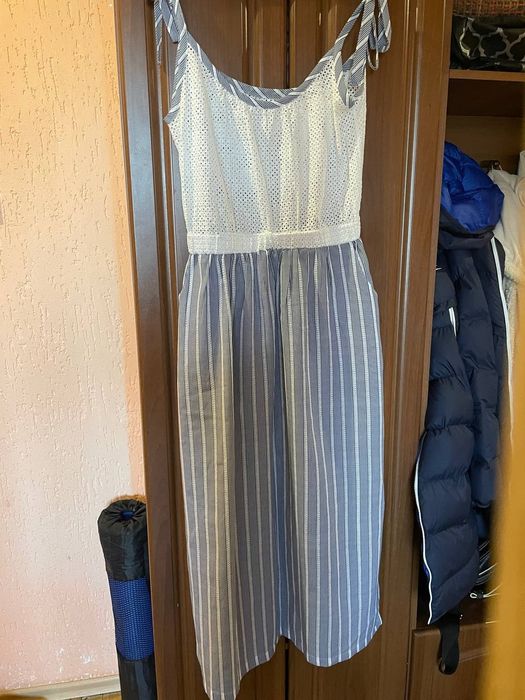 Плаття на лямках