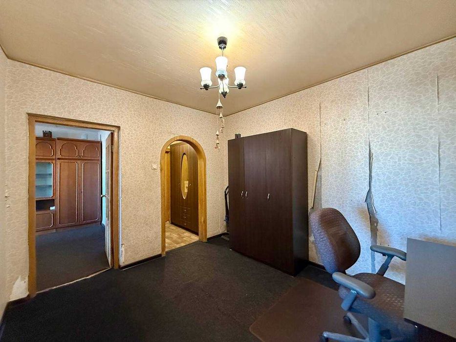 3 кім квартира з ремонтом, метро Харківська, вул. Ревуцького 18А