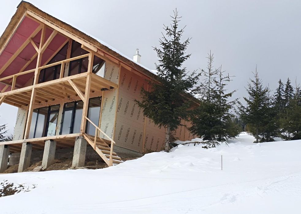 Продаж 2-поверхового будинку в Буковелі, вул. Подина