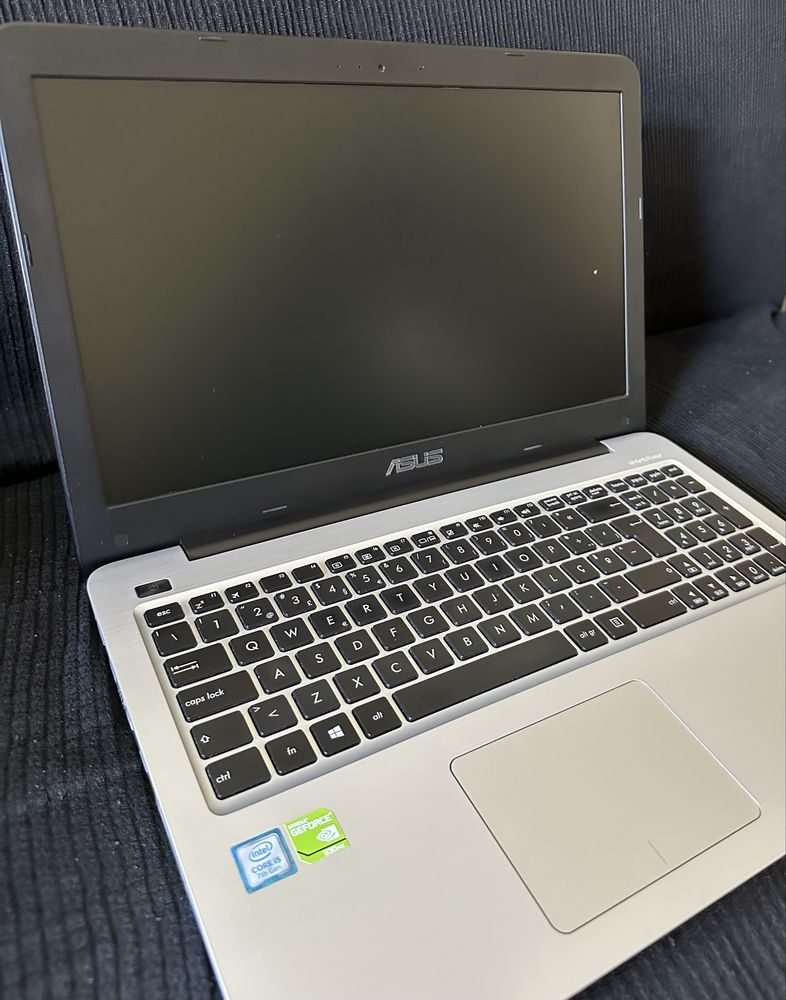 Portátil ASUS K556U