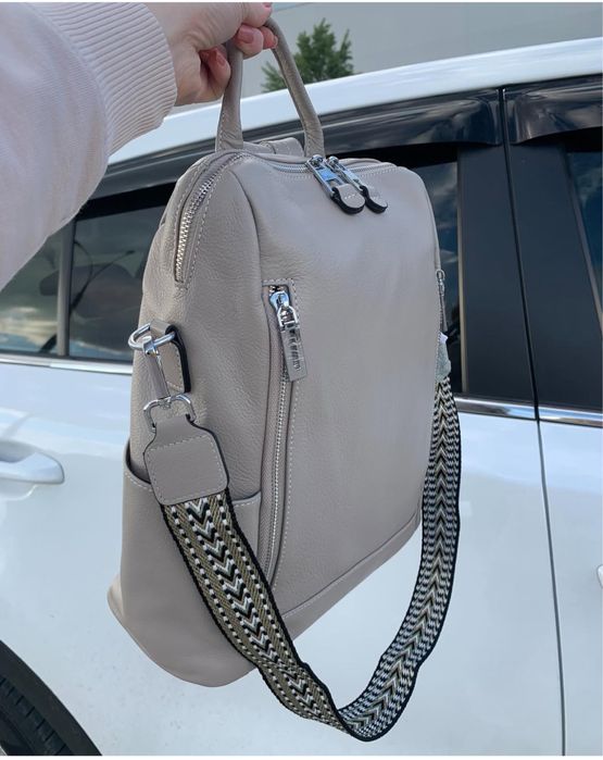 Жіночий шкіряний рюкзак в кольорах