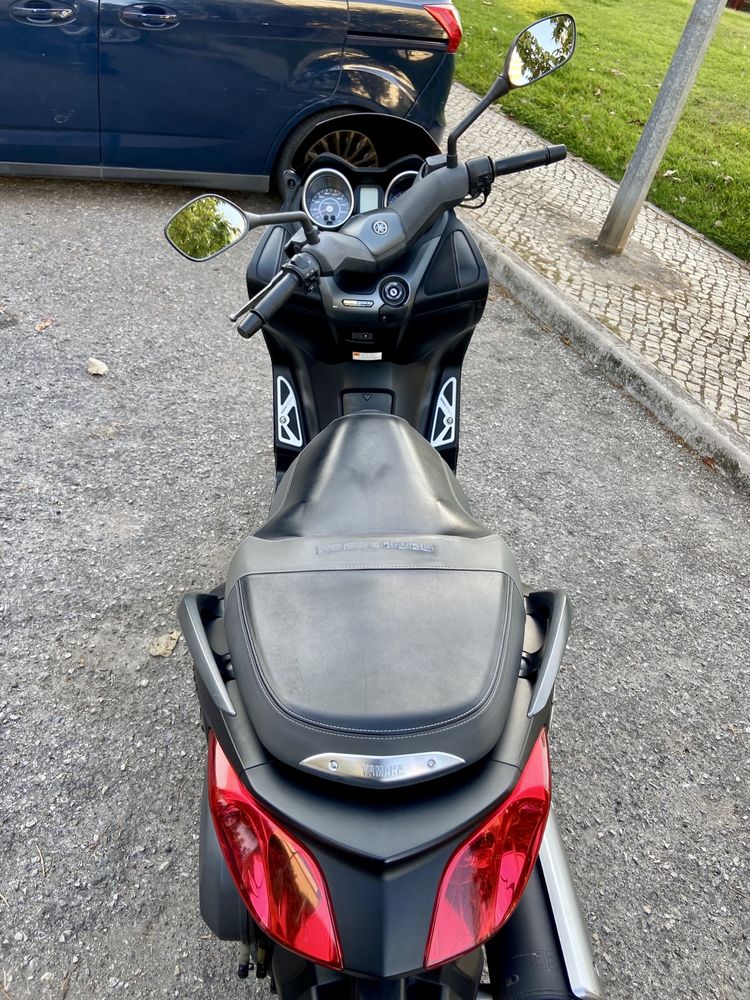 Yamaha X-Max 125 Momo Design (Limited Edition)