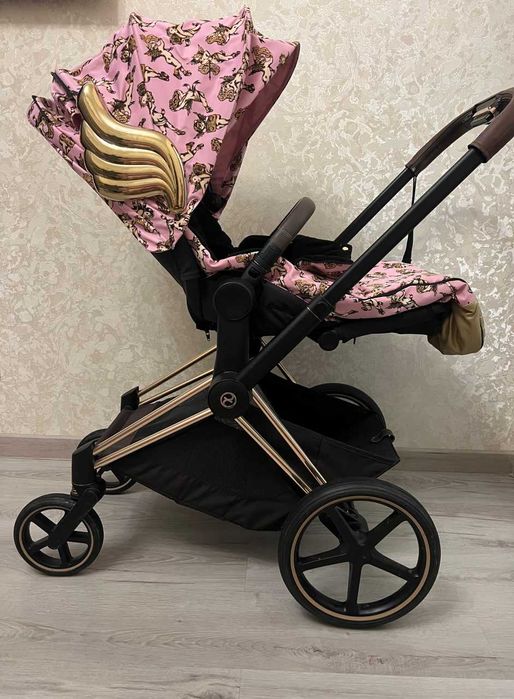 Продам стильну коляску Cybex Priam by Jeremy Scott 2 в 1