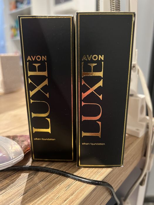 Podkłady Luxe Avon