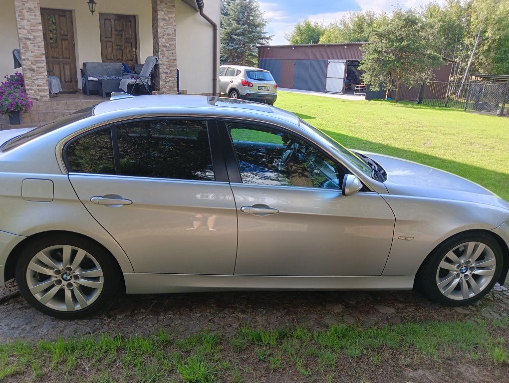BMW E90 325i 2005