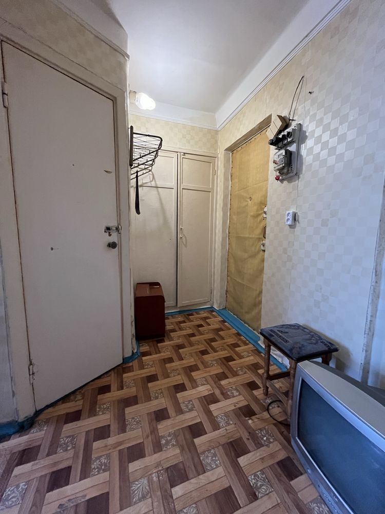 Продается 1 комн 2/5 ул.Мира Газ колонка