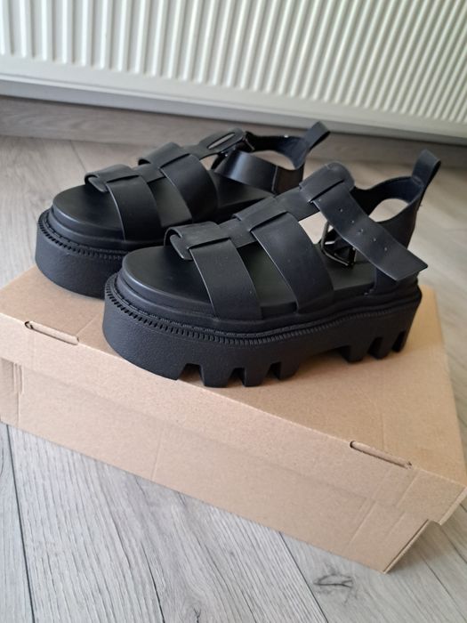 Sandały czarne na platformie even&odd 38