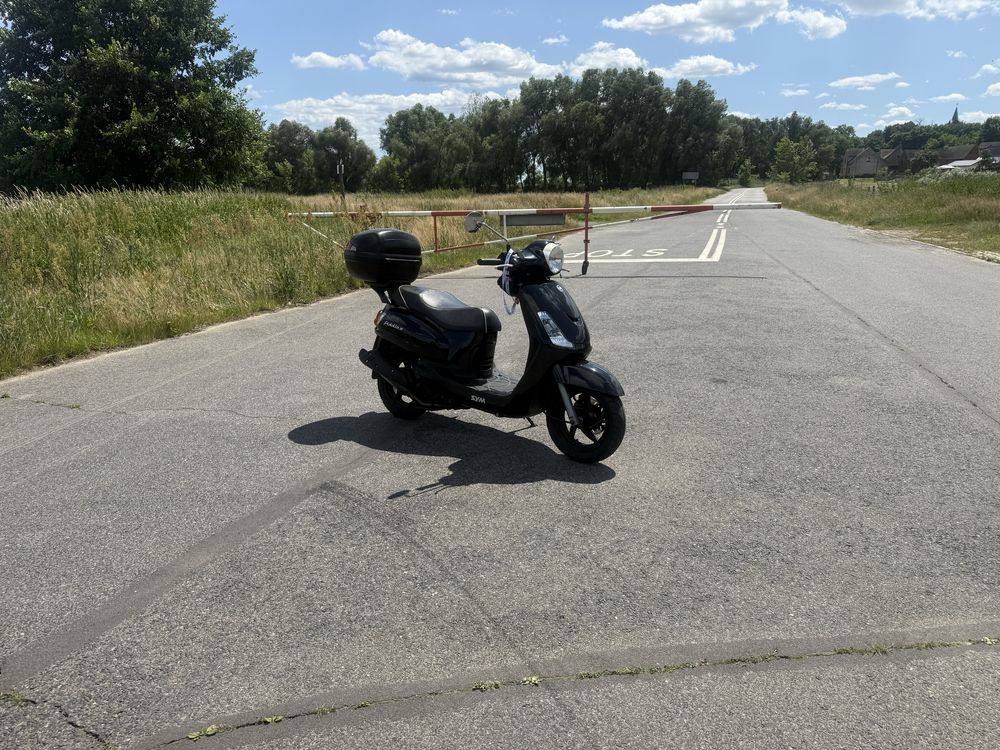Skuter Sym Fiddle  125  Vespa