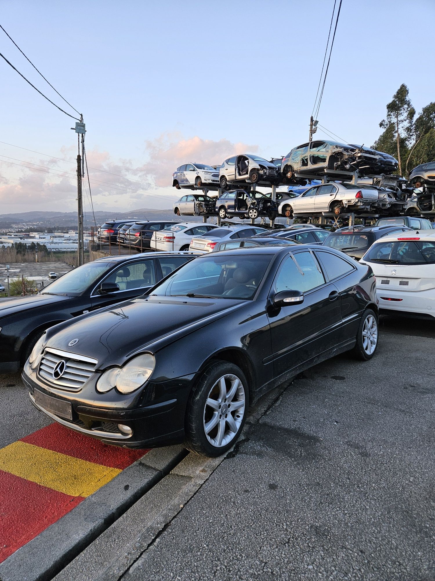 Mercedes-Benz Sport Coupé C220 CDi de 2002 para peças