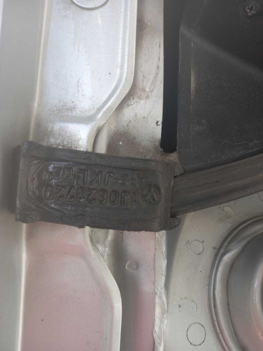 Продам автомобільVolkswagen Golf 2004 універсал