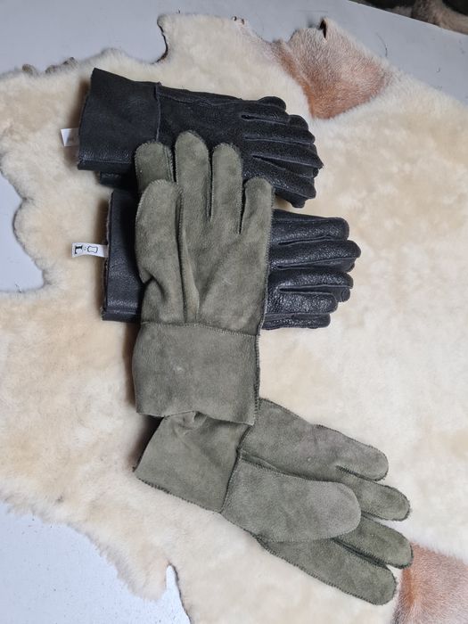 Rękawiczki męskie palczate, naturalna skóra owcza z futrem.
