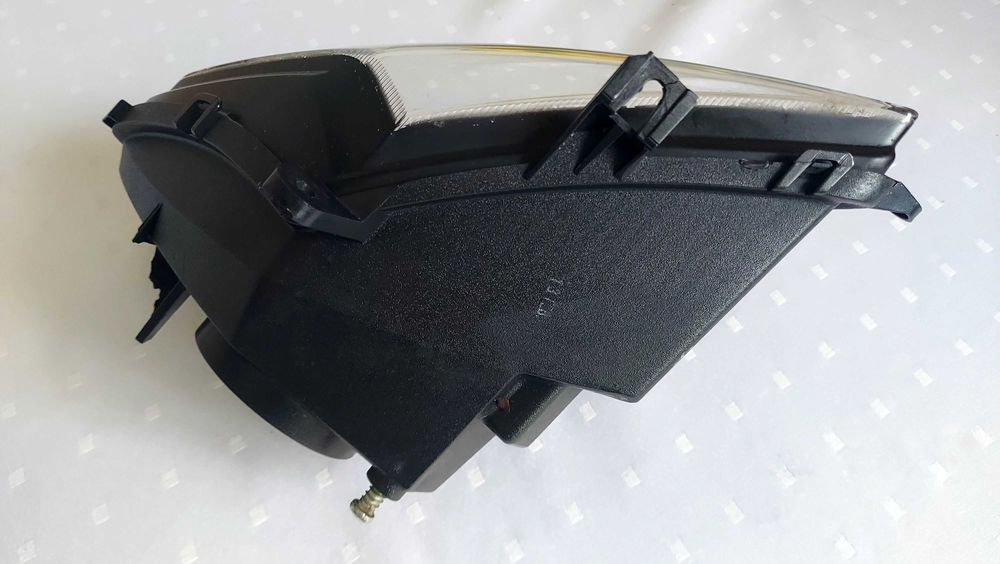 YAMAHA YZF-R 125 08-13 lampa prawa przód