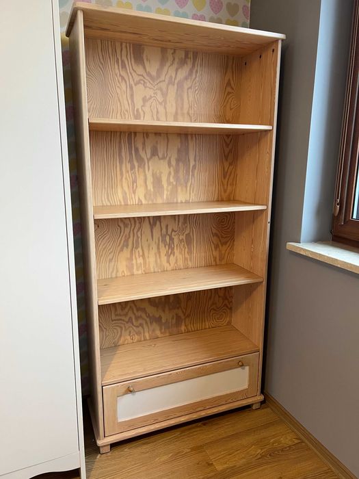 Regał drewniany - półki i szuflada