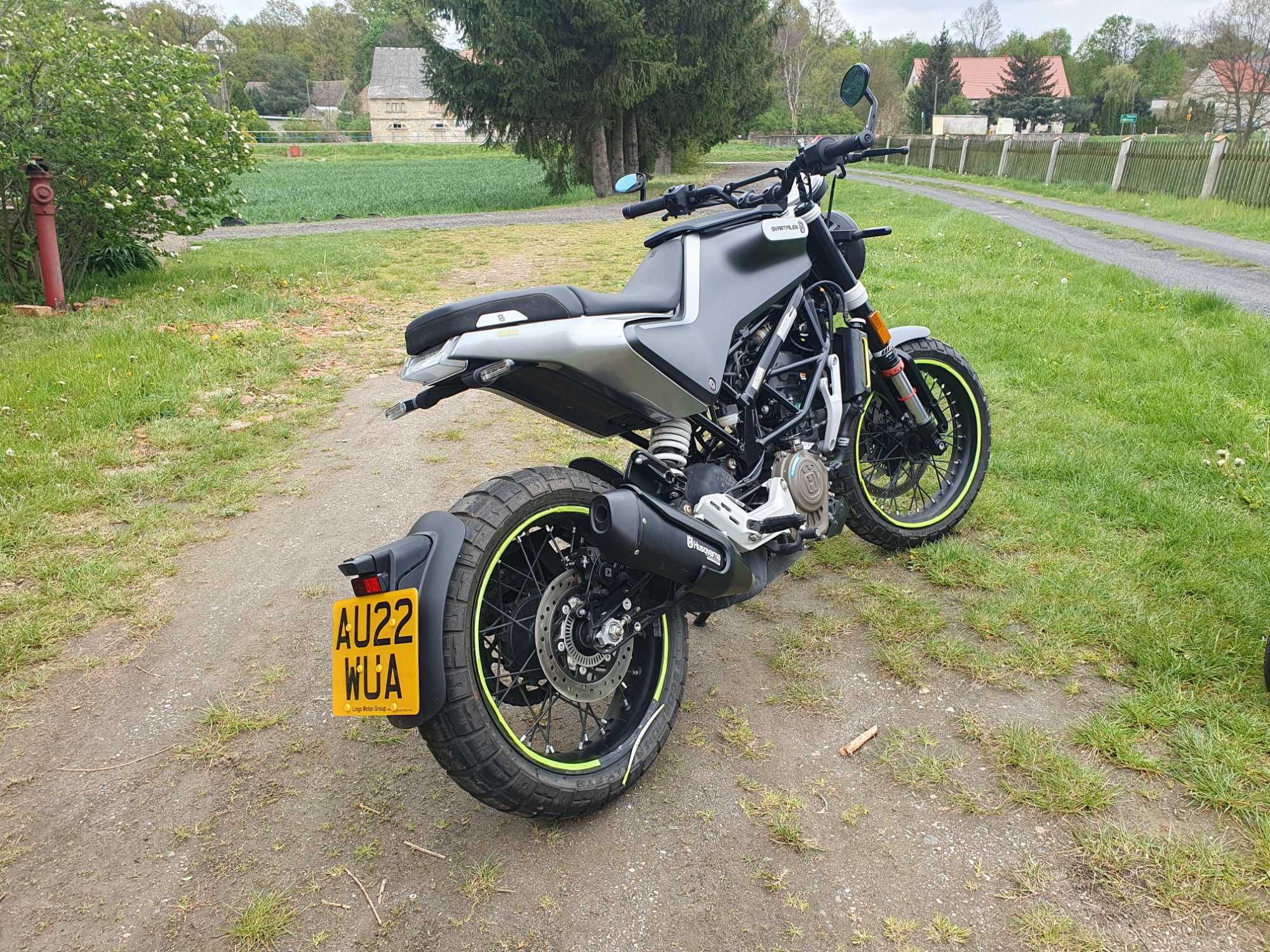 Motocykl Husqvarna svartpilen 125 21r