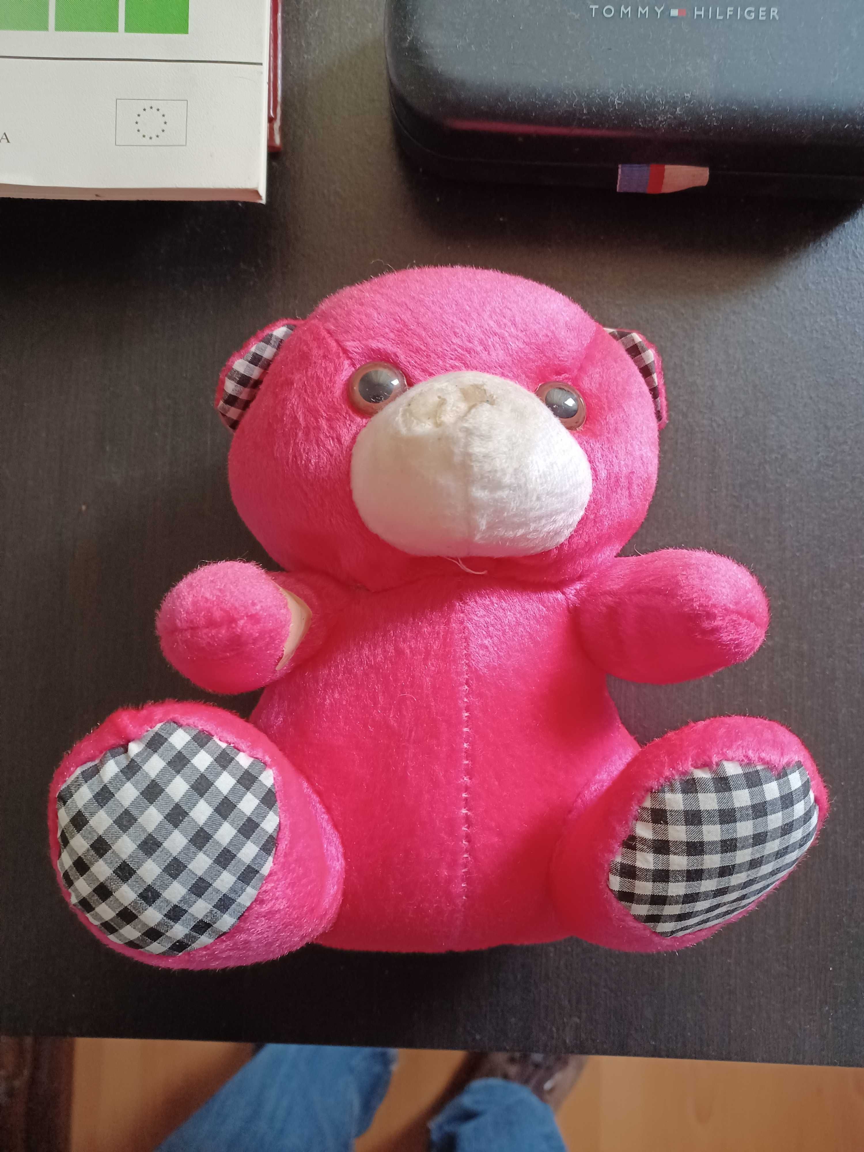 Urso Cor de Rosa