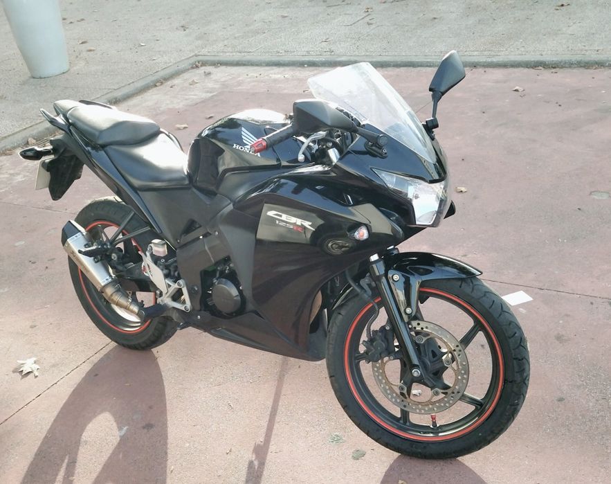 Vendo HONDA CBR 125 R
