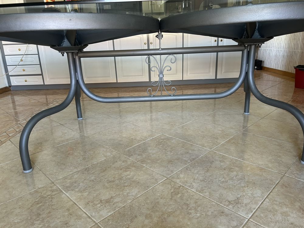 mesa de vidro temperado com 10 cadeiras