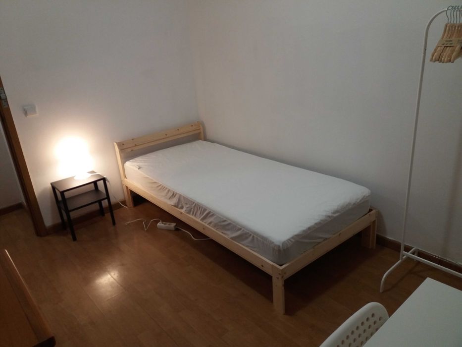 Quarto individual mobilado despesas incluídas para universitárias