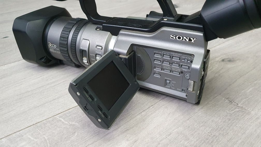 Kamera Sony VX 2100E super stan