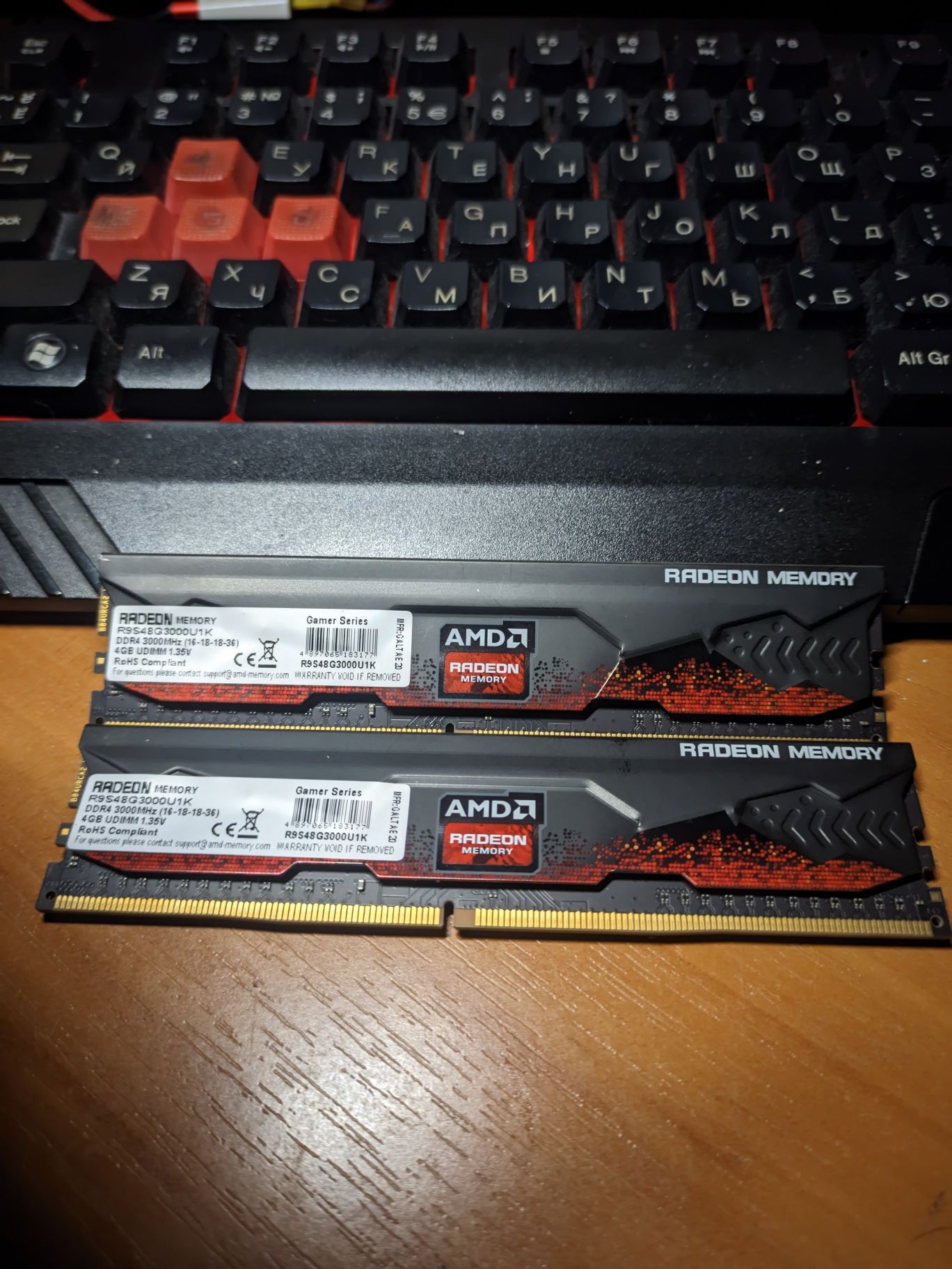 Оперативная память  8Gb DDR4 3000Mhz