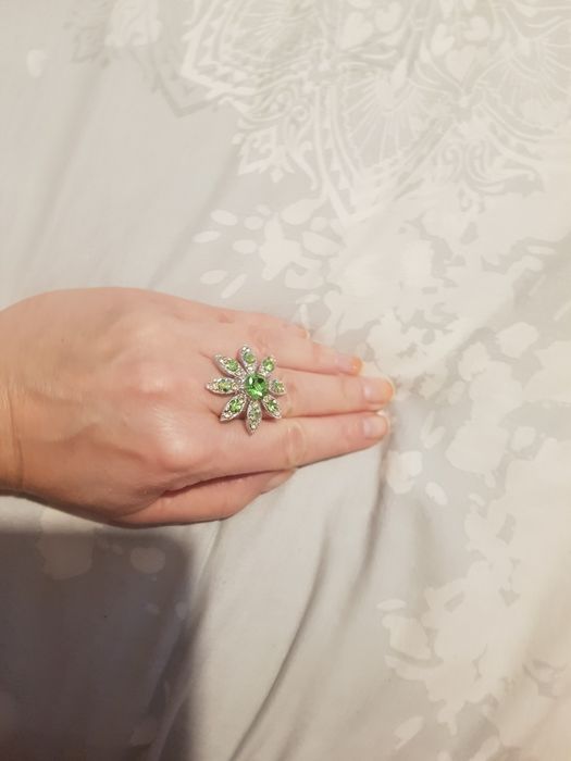 Piękny pierścionek Colibra