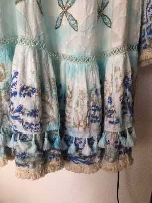 Vestido novo com lentejoulas bordadas