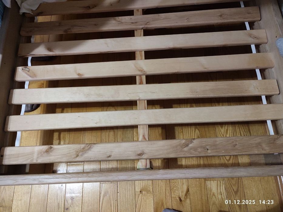 Ліжко матеріал дуб