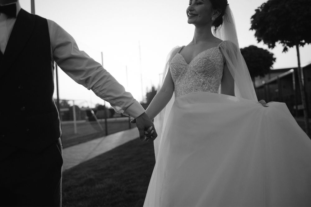 Продам весільну сукню