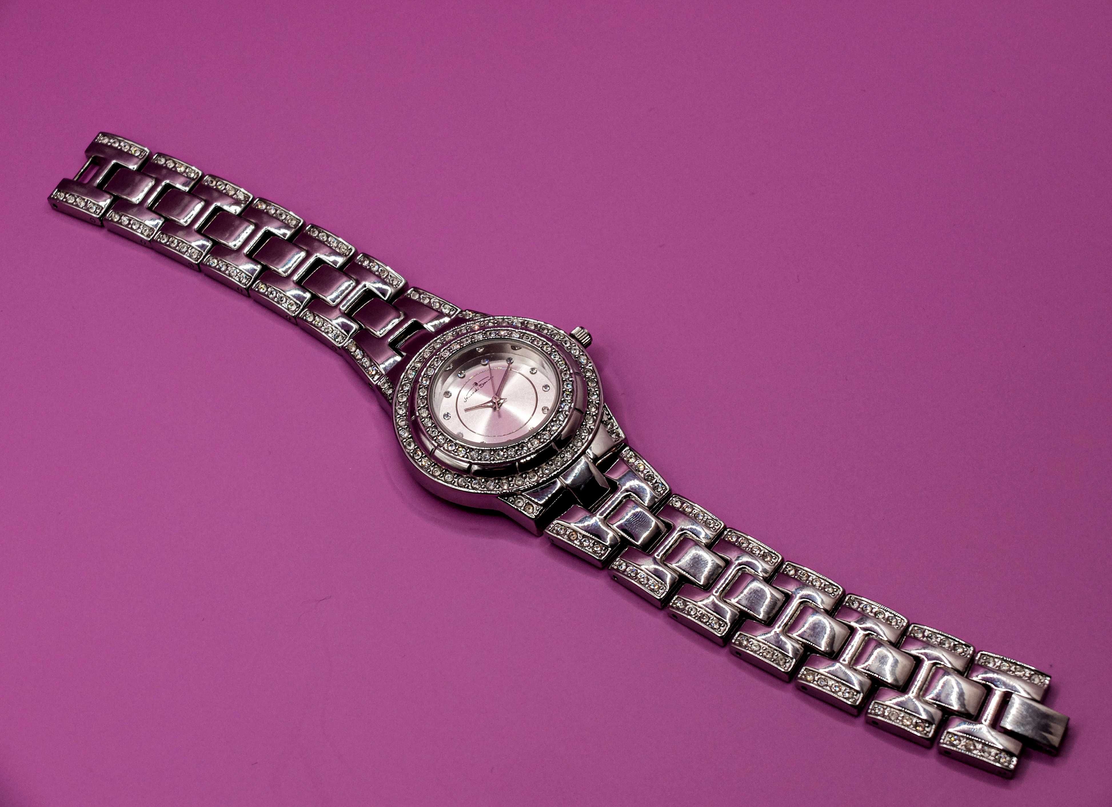 Relógio de quartzo feminino Senso di Donna, nunca usado