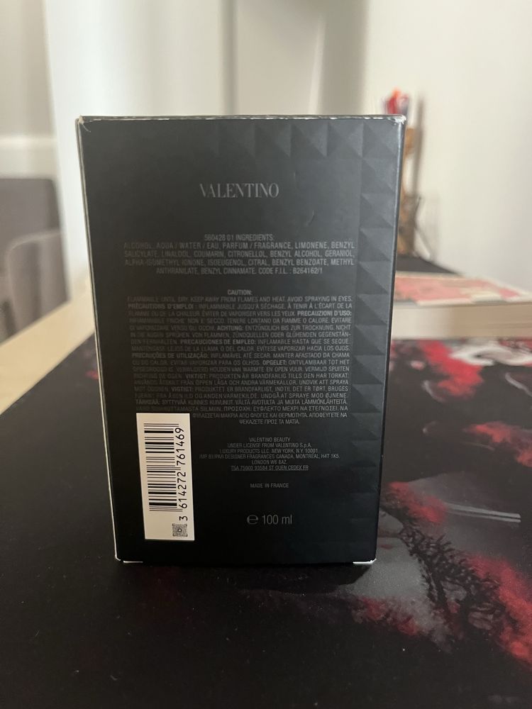 Valentino born in roma uomo