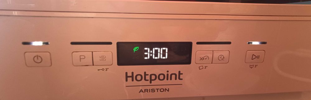 Maquina lavar loiça Hotpoint Ariston hfc3c26