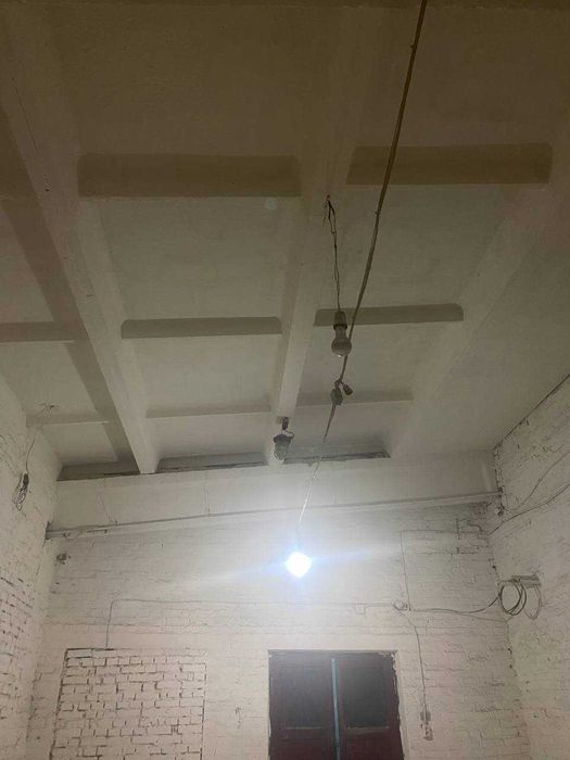 Оренда під склад/виробництво з рампою - 30, 42 кв.м.