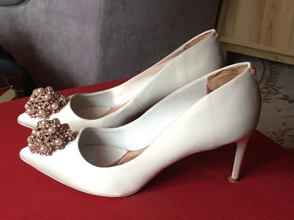 Buty ślubne TED BAKER 39