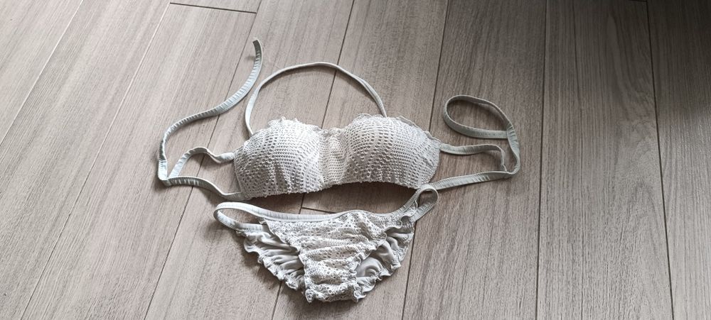 Biały koronkowy kostium kąpielowy Calzedonia XS