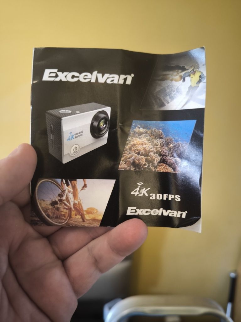 Câmara Excelvant portátil com dezenas de acessórios 4k