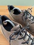 Buty ECCO Biom B - rozm. 42, lekkie i stylowe sneakersy z jasnej skóry