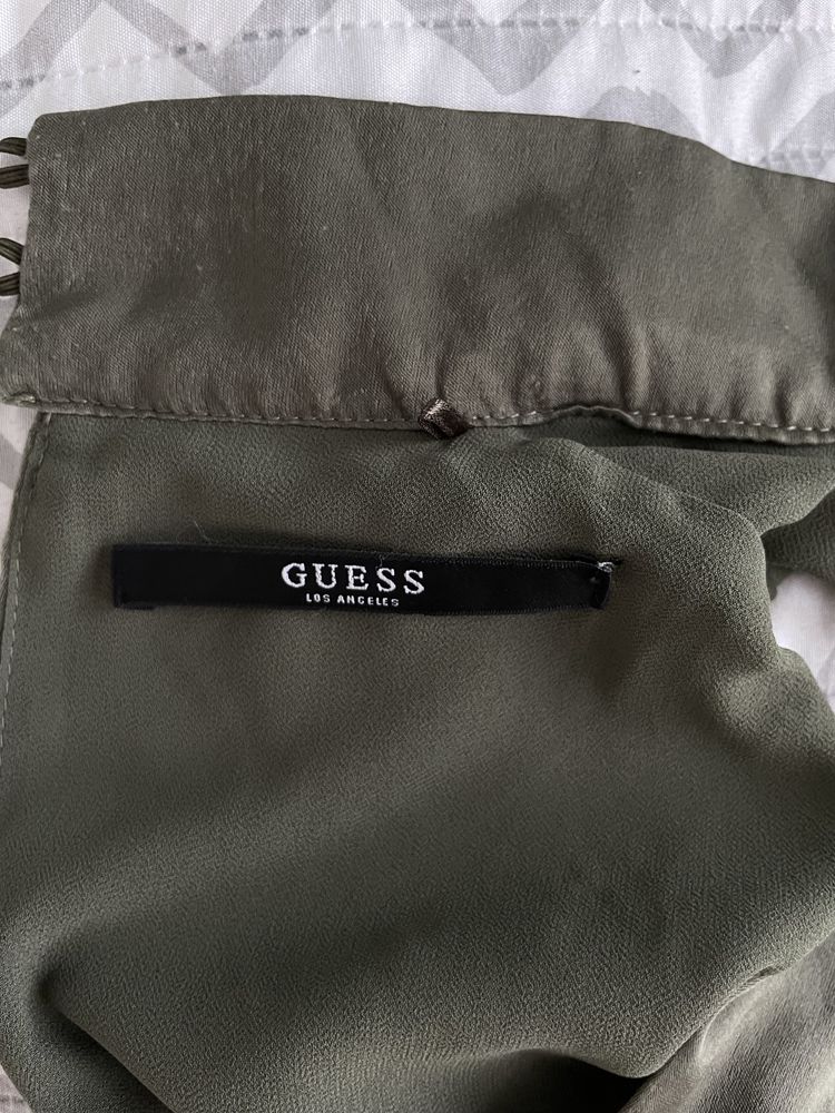 Sukienka guess oliwkowy kolor