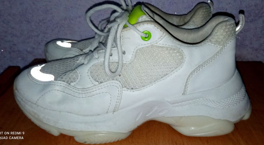 Кроссовки белые женские 36-37 р