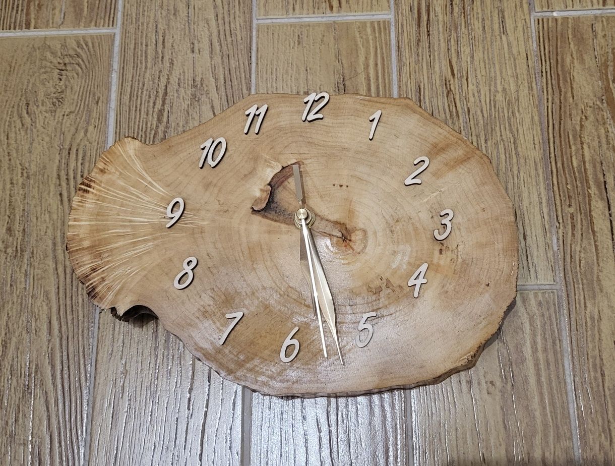Nowy zegar z drewna