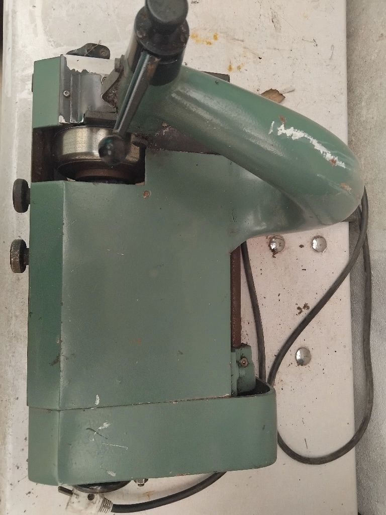 Máquina de faciar