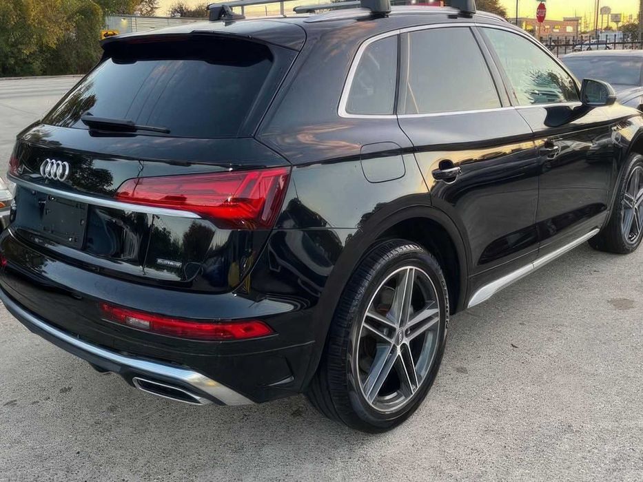 Audi Q5      2022
