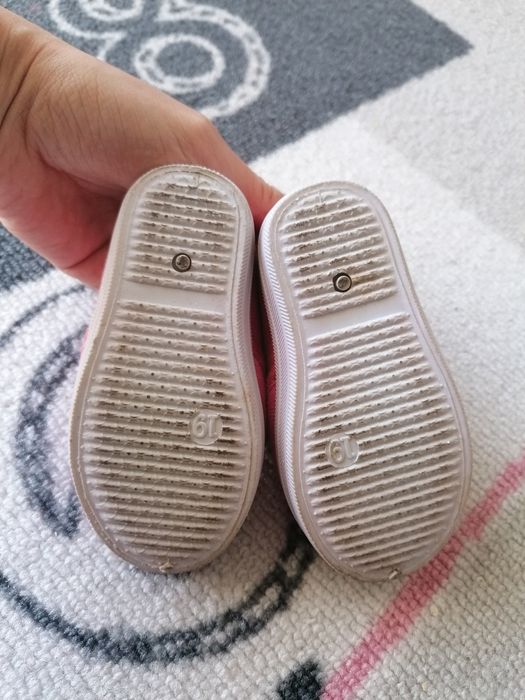 Ténis de bebé rosa