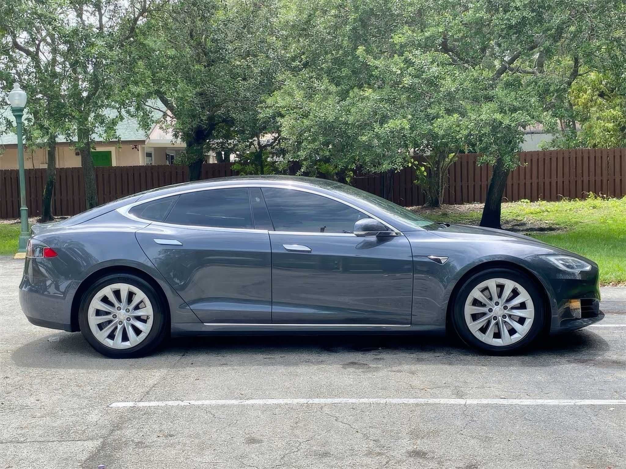 2017 Tesla Model S 75
