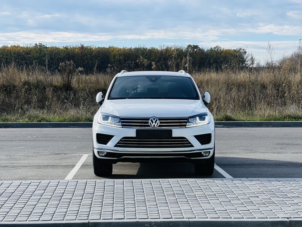 Продам свій Volkswagen Touareg FL 3.0TDI