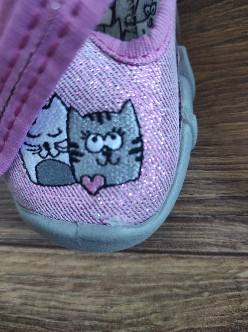 Buty Befado 19 różowe kotki