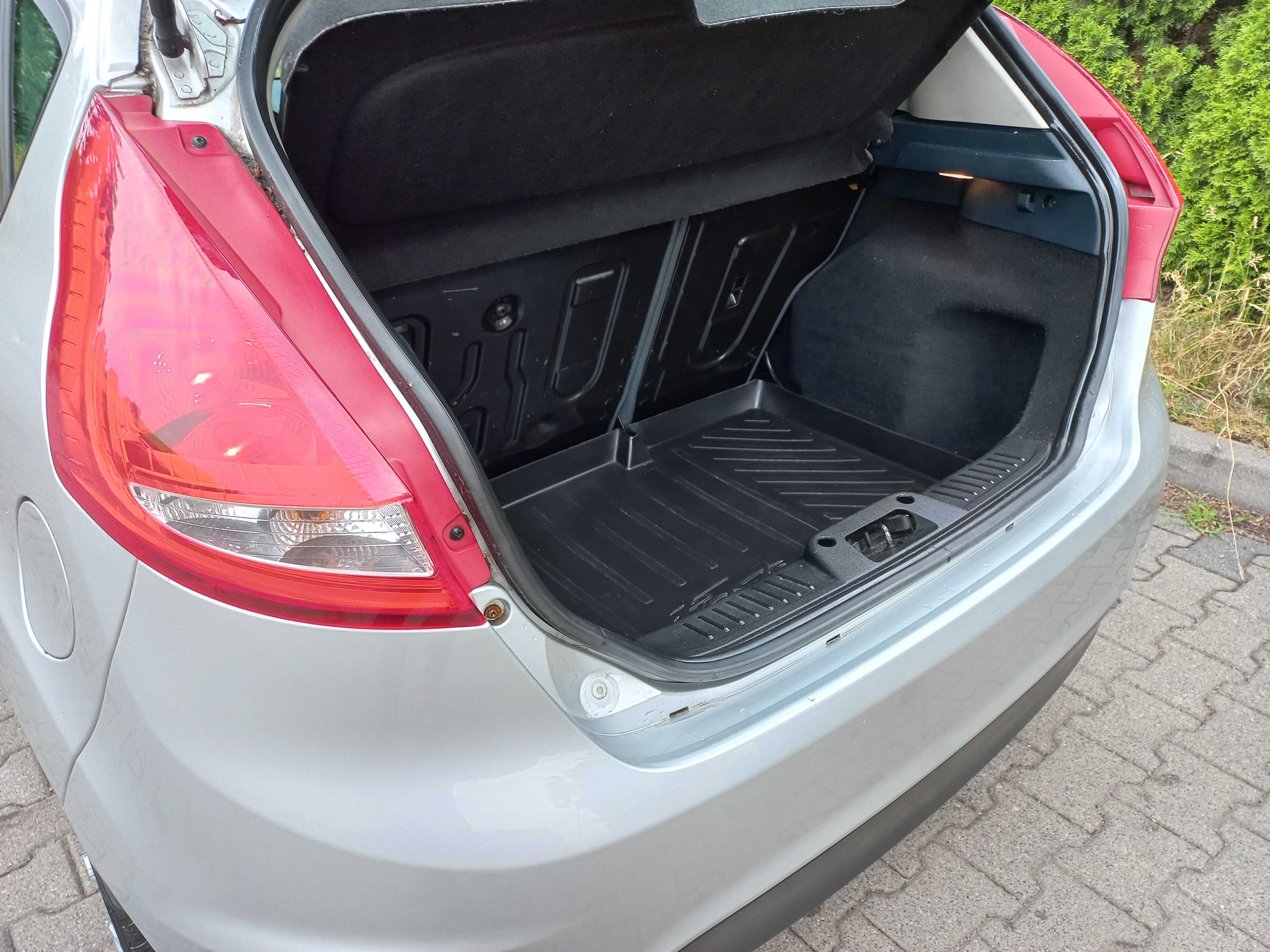 Ford Fiesta Silver X 5drzwi klima 82KM śliczny jak nowy